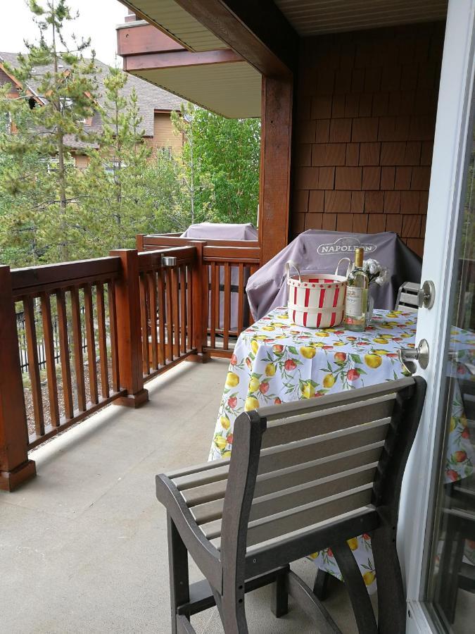 Sunny Tranquil Woods Turret In Falcon Crest Lodge แคนมอร์ ภายนอก รูปภาพ